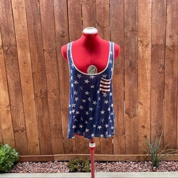 Others Follow Top - Picture 1 of 9